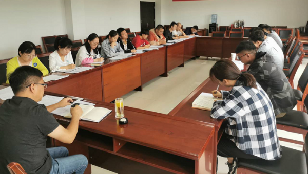 近日，隧道公司召開了以“夯實財務基礎，嚴守紀律關口”為主題的專題學習會，會議主要內(nèi)容是學習集團公司印發(fā)的《安全生產(chǎn)費用財務管理辦法》與《建造合同會計核算辦法（2020年修訂