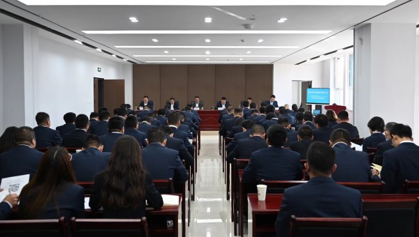 10月14日，交科公司召開2023年安委會（擴大）會議暨項目綜合檢查通報會。會議傳達學習了2023年甘肅省第四次安委會擴大會議精神等內容，對公司上階段安全生產(chǎn)工作進行了全面總結，對下階段安全生產(chǎn)工作進