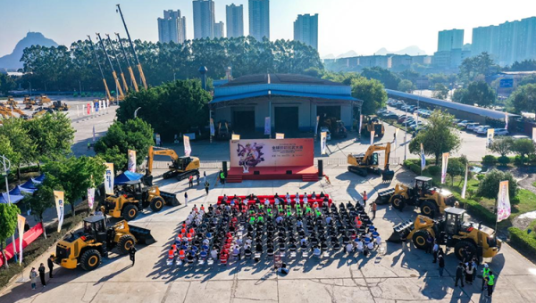 近日，2024年桂渝川甘青新六?。▍^(qū)、市）西部陸海新通道建設(shè)全國引領(lǐng)性勞動和技能競賽決賽圓滿舉辦。甘肅省代表隊取得集體第三名的好成績，甘肅建投職工肖登安奪得第一名，李文斌、張有德分獲第七名、第九名佳績